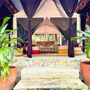 Camping Glamping Bunga Lotus, Tulum